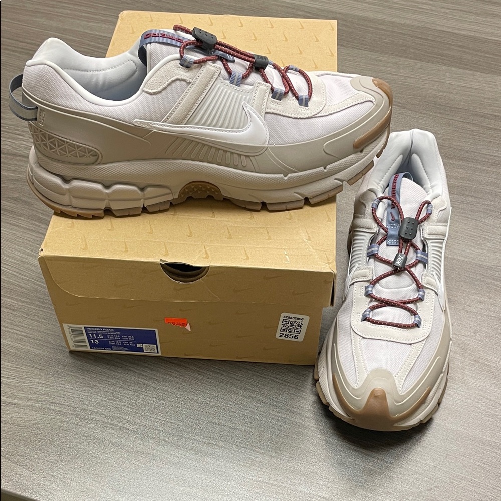 Nike Men's Vomero Roam winterized sneakers. Size 11.5. Brand new. Never worn